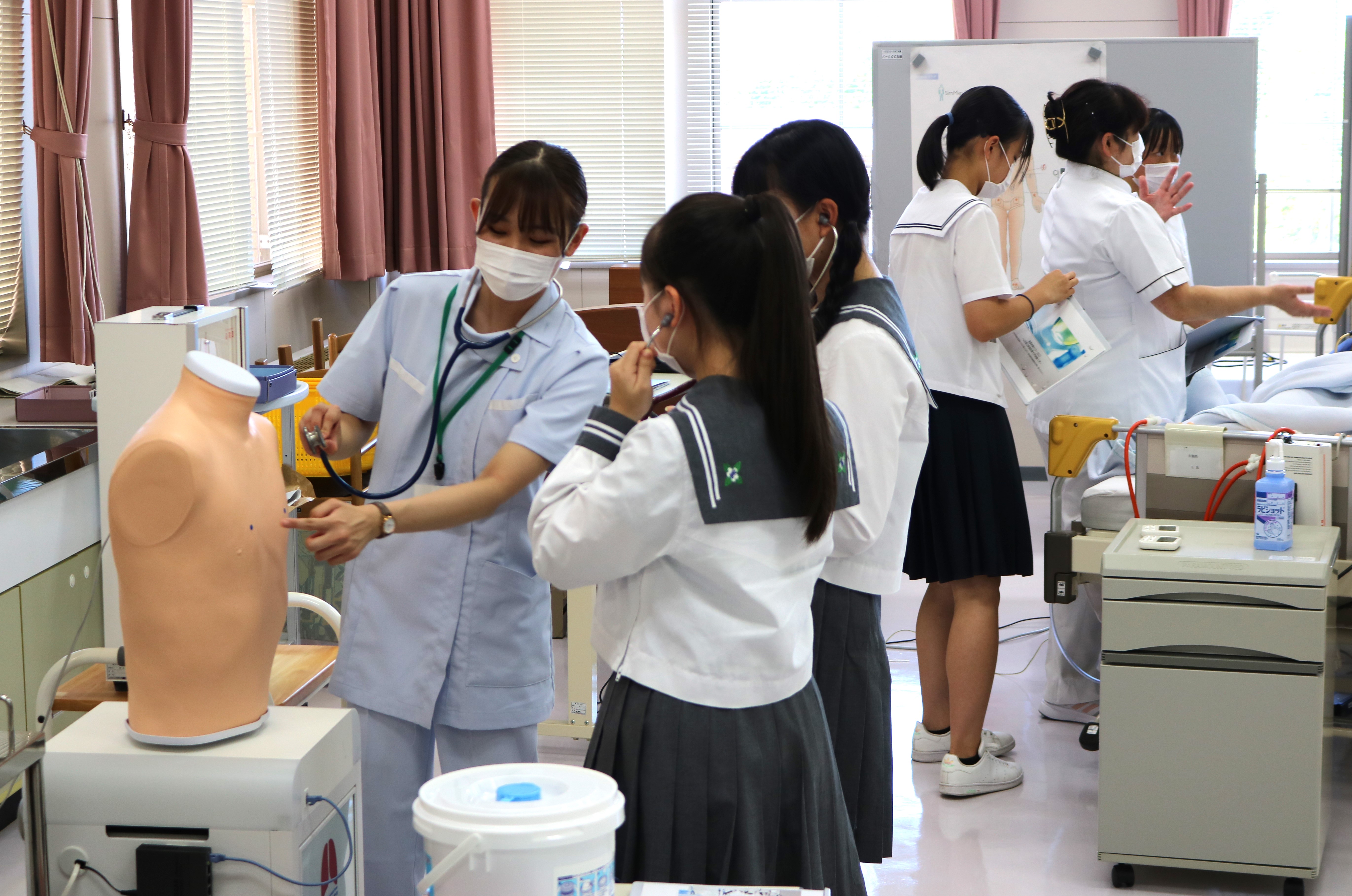 看護体験セミナーを開催しました（8/11開催） | イベント | 山形県立