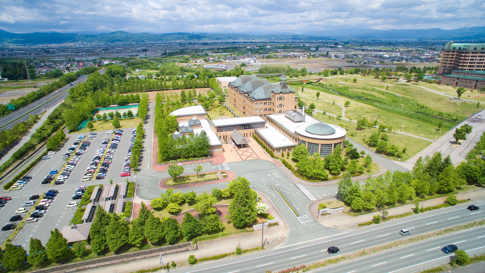 理事長（学長）のあいさつ メッセージ・理念 大学案内 山形県立保健医療大学｜山形県立保健医療大学